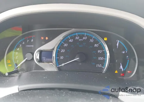 2014 Toyota Sienna Xle V6 8 Passenger z USA, uszkodzony, nr VIN 5TDYK3DC3ES450586